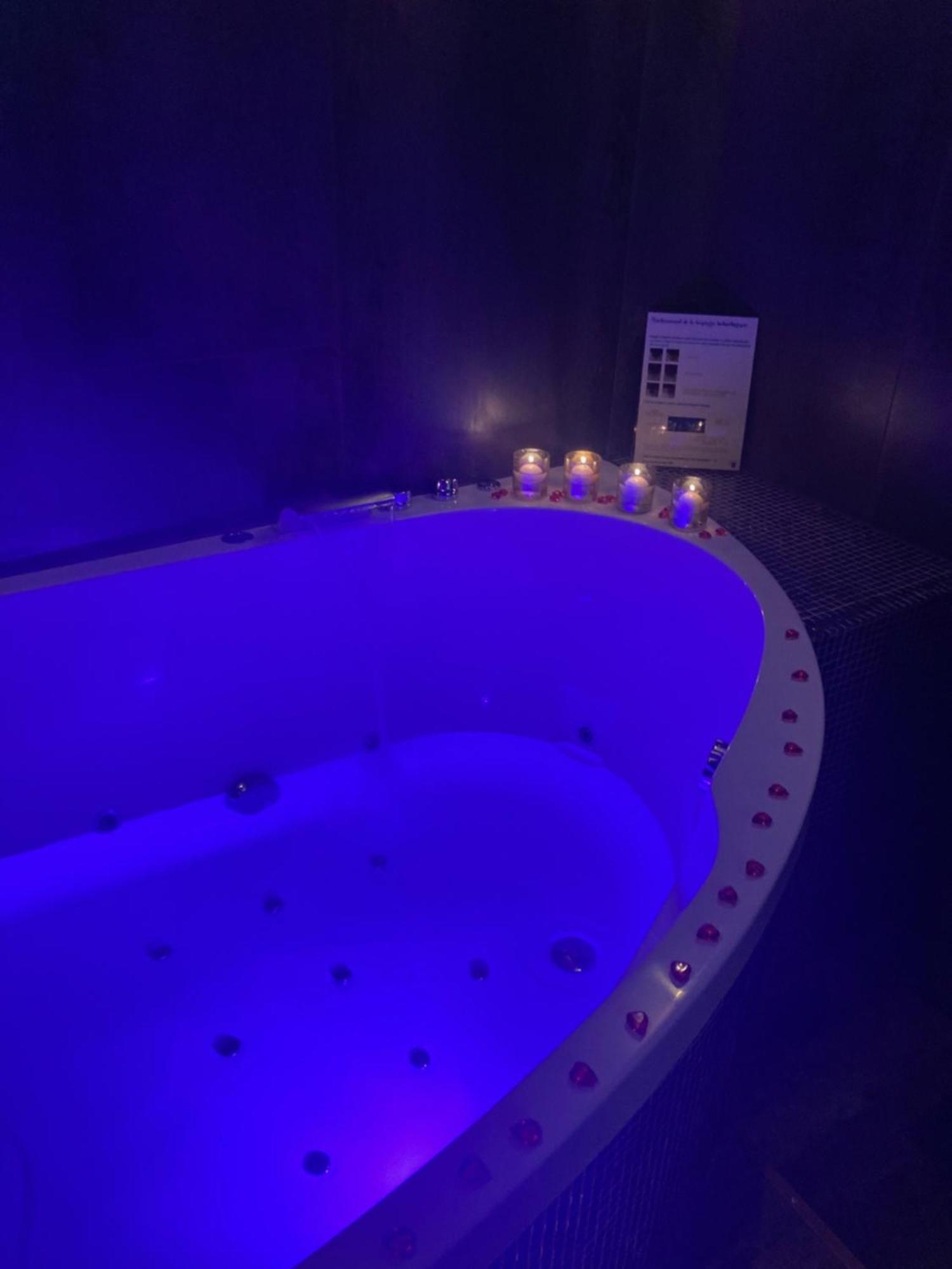 Au Coeur Du 11 Homestay *